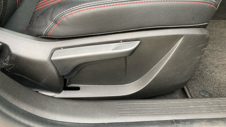 Renault Clio 1.0 TCe 90 RS Line 5dr Petrol Hatchback